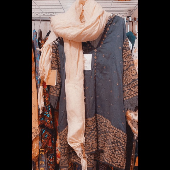 Spell & The Gypsy Collective Hanalei Travel Scarf - Picture 7 of 7